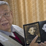 フォトショ職人といえば中国のBaojun Yuan氏(76)。貧困の人たちが大切にしている古い写真を無償修復している。