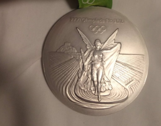 男子団体史上初の銀メダル獲得