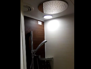 沖縄のホテルにチェックイン シャワーが初見殺しで完全に不意打ち食らった