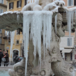 ローマは今こんな感じです －トリトーネの噴水（バルベリーニ広場） －ナイアディ（妖精）の噴水（共和国広場）