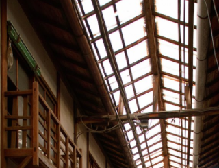 取り急ぎ一枚だけ、兵庫県西脇市の旭マーケット。おそらく我が国トップクラスの木造アーケード建築。